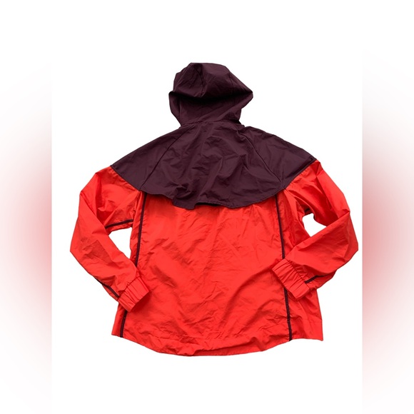 Nike Women’s Size Extra Large XL Windrunner Windbreaker Hooded Red Rain Jacket - Picture 2 of 13